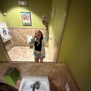 Meet your Posher, Nina